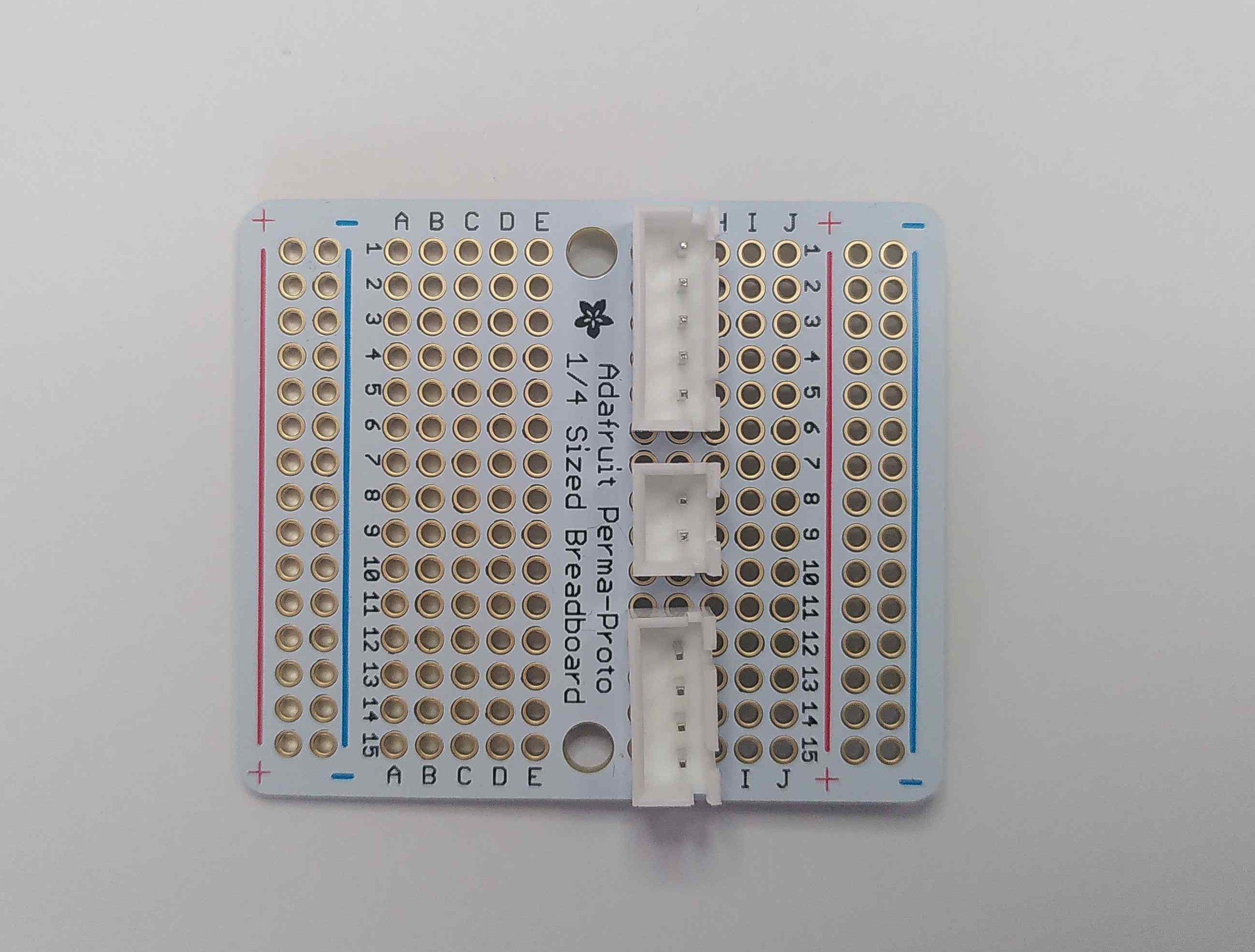 Implantation des 3 connecteurs m^les sur la carte secondaire
